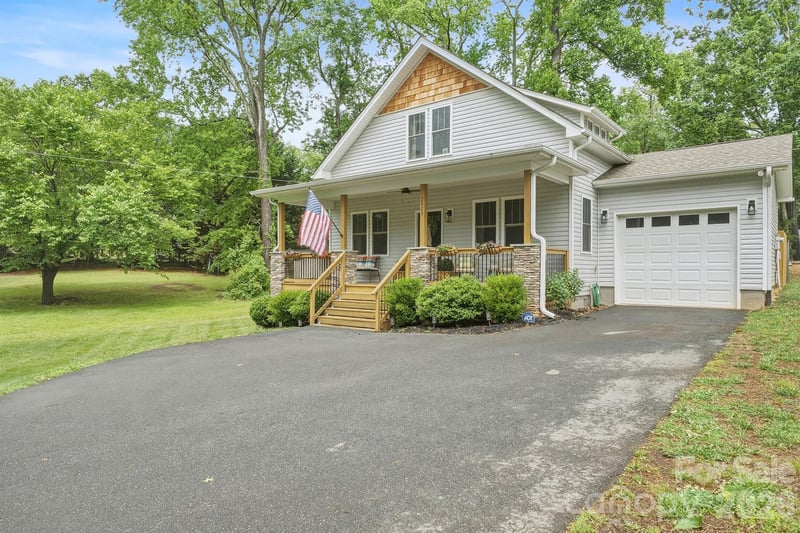 2029 Bost St, Lincolnton, NC 28092