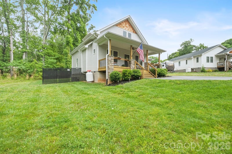 2029 Bost St, Lincolnton, NC 28092