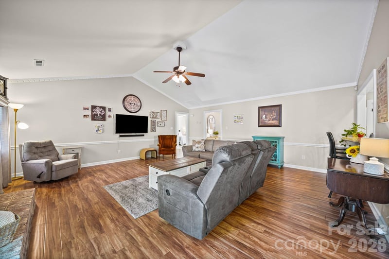 2200 Wynbourne Dr, Gastonia, NC 28056