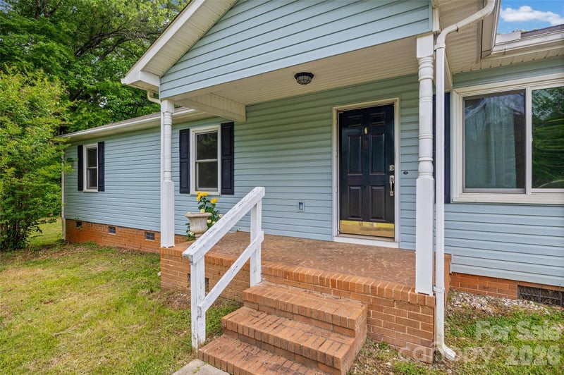 161 Shadow Lakes Dr, Clover, SC 29710
