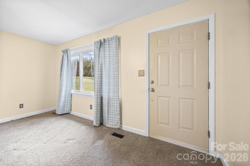 161 Shadow Lakes Dr, Clover, SC 29710
