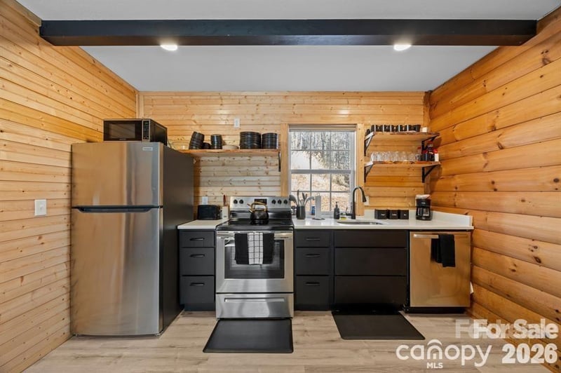 44 Chambers Dr, Weaverville, NC 28787
