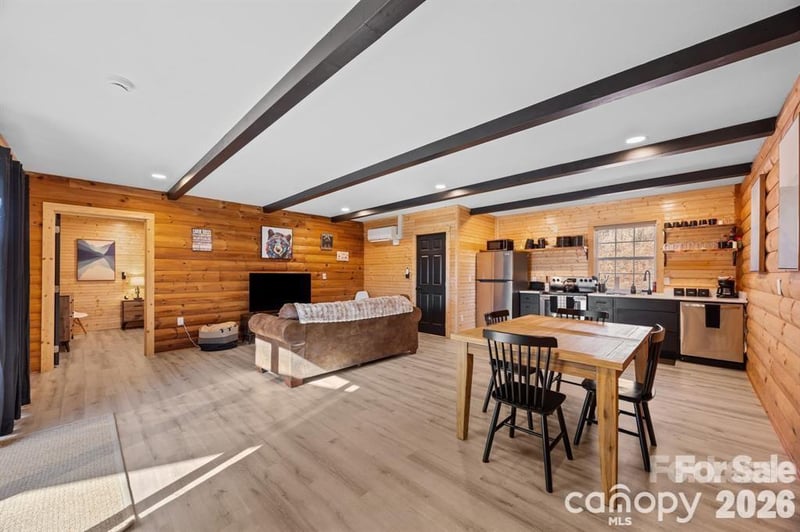 44 Chambers Dr, Weaverville, NC 28787