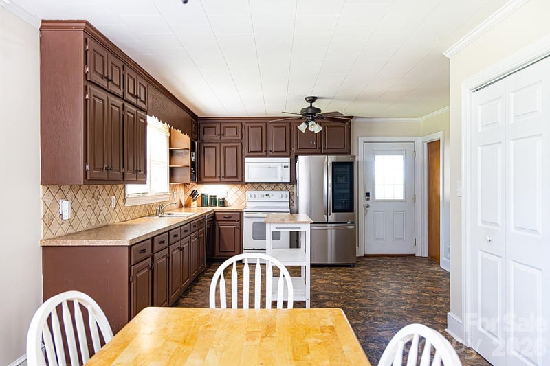 1399 Ruby Spencer St, Newton, NC 28658