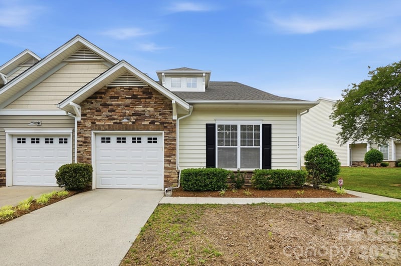 6120 Pale Moss Ln, Charlotte, NC 28269
