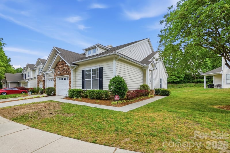 6120 Pale Moss Ln, Charlotte, NC 28269