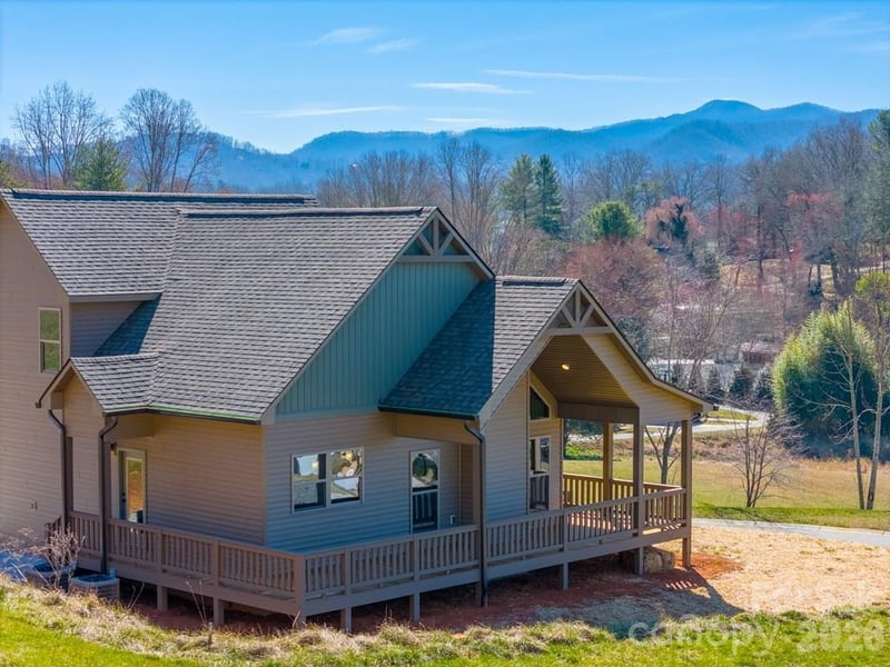 50 Fairview St, Franklin, NC 28734