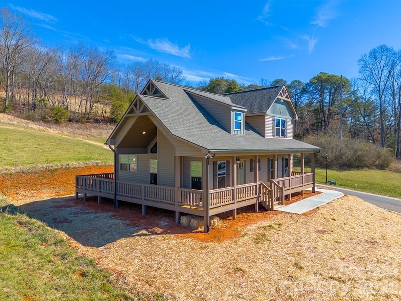 50 Fairview St, Franklin, NC 28734