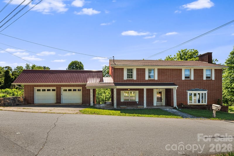 284 Chestnut St, Mars Hill, NC 28754
