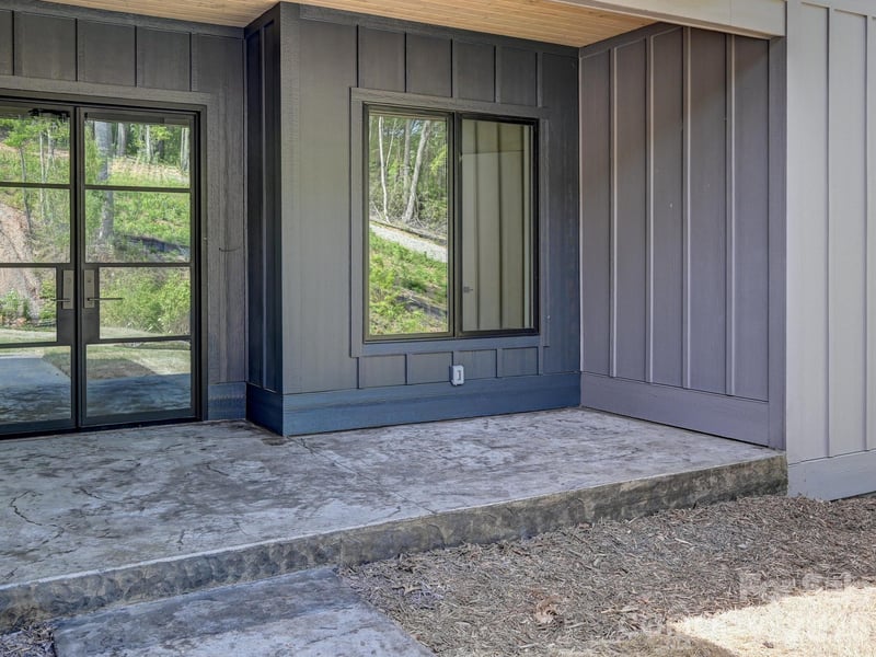 18 Erin Glen Ct, Fairview, NC 28730