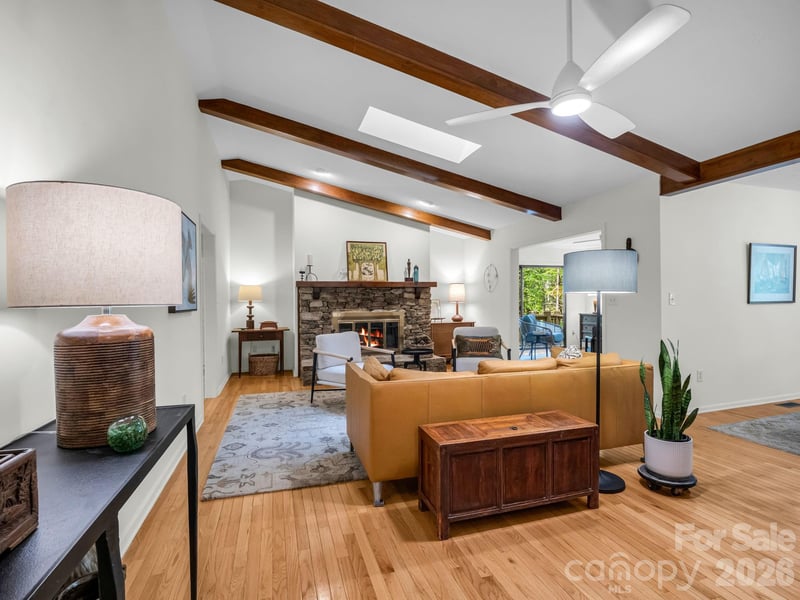 118 Timber Creek Rd, Hendersonville, NC 28739