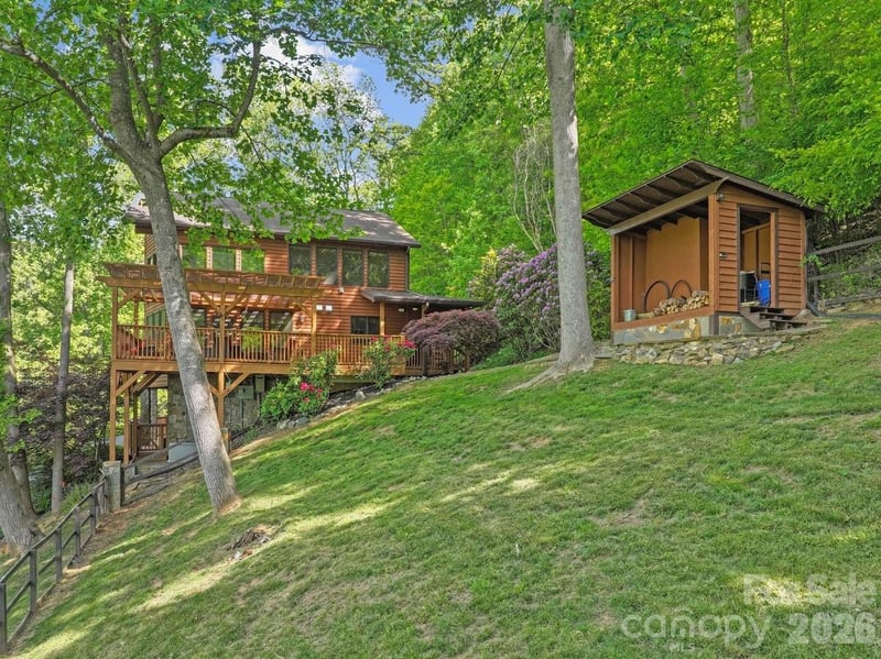 52 Mountain Park Dr, Mars Hill, NC 28754