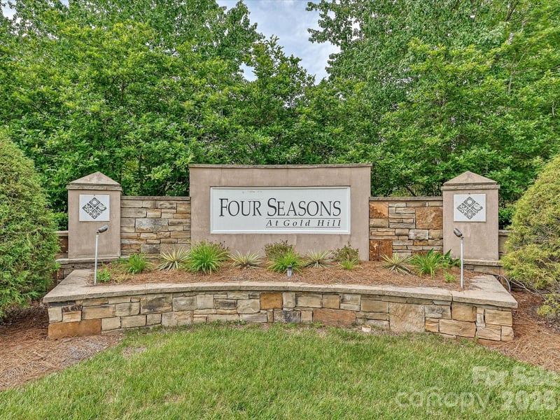 360 Garnet Ct, Fort Mill, SC 29708