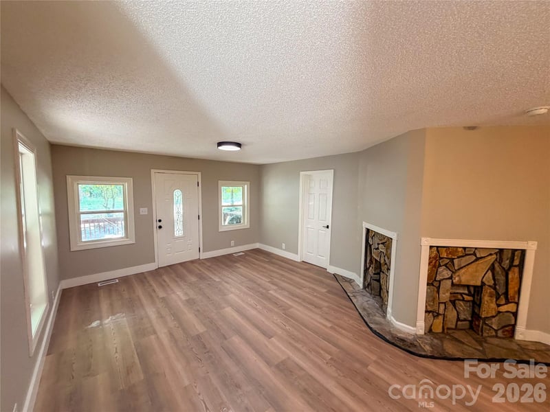 3910 Oakwood Cir, Iron Station, NC 28080