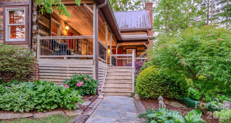 75 Old Gap Creek Rd, Fairview, NC 28730