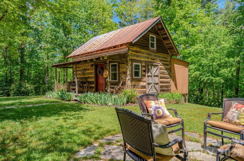 75 Old Gap Creek Rd, Fairview, NC 28730