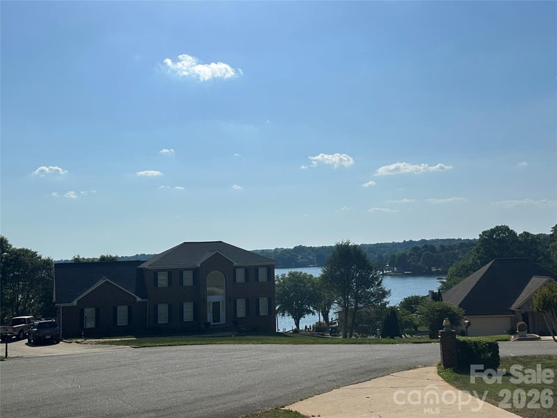 157 Whittington Ridge Dr, Taylorsville, NC 28681