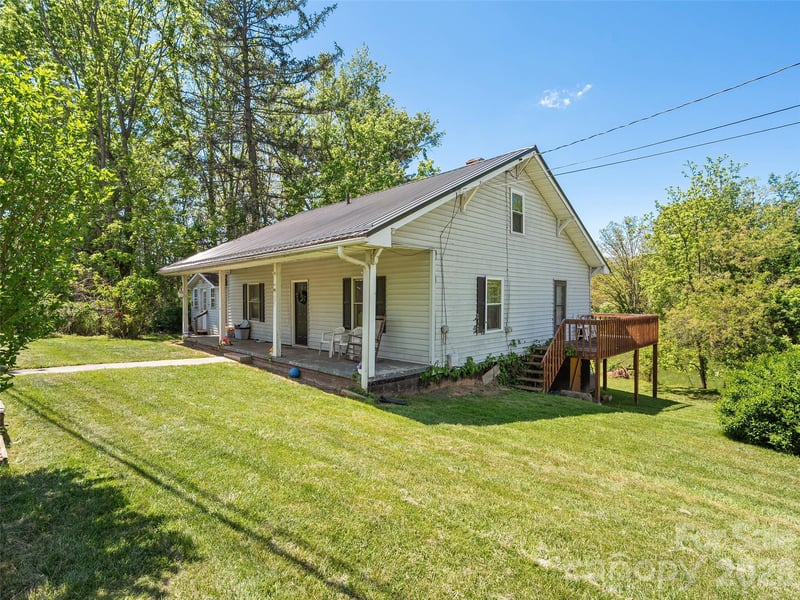1121 Canton Rd, Canton, NC 28716