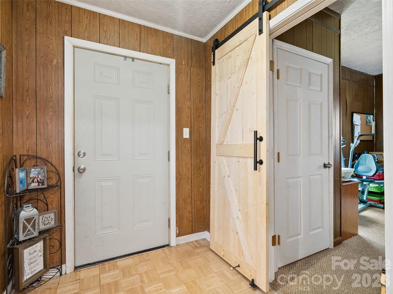 1121 Canton Rd, Canton, NC 28716
