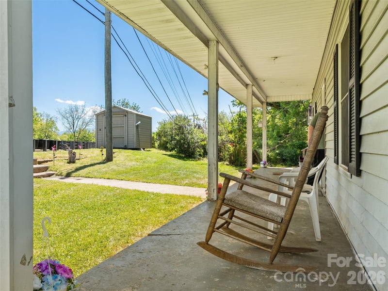 1121 Canton Rd, Canton, NC 28716