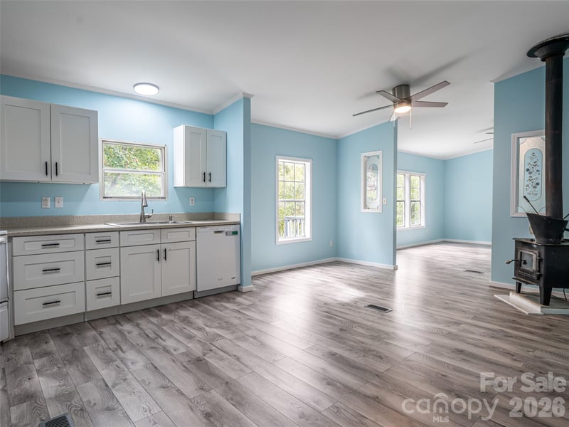101 Heather Dr, Asheville, NC 28806
