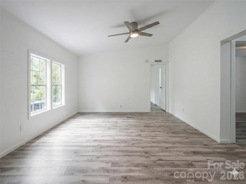 101 Heather Dr, Asheville, NC 28806