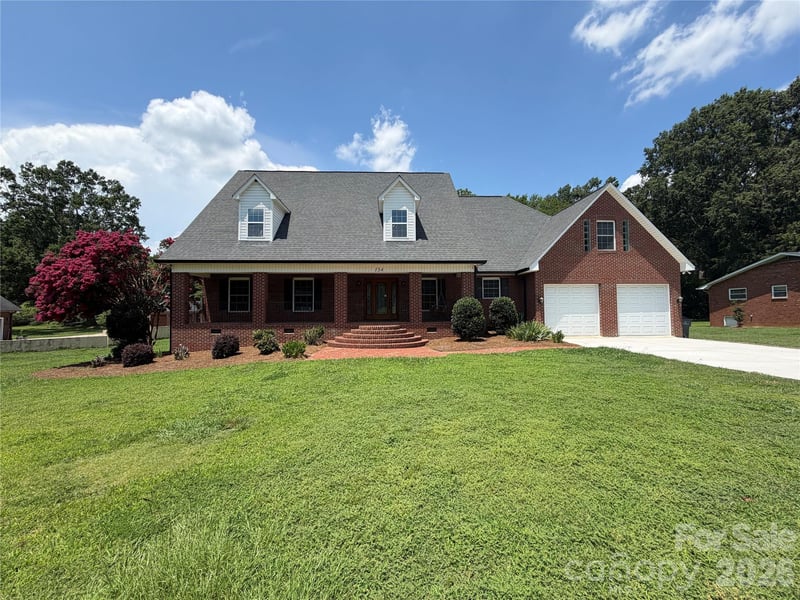 134 Springway Dr, Kannapolis, NC 28081