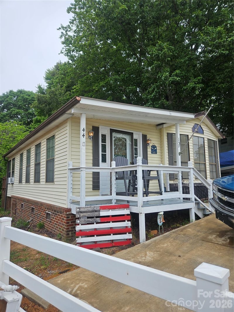 157 Dogwood Cir, New London, NC 28127