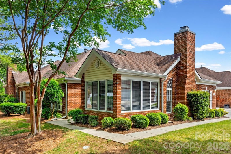 8228 Windsor Ridge Dr, Charlotte, NC 28277