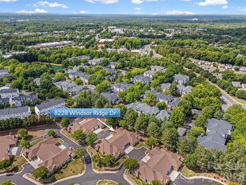 8228 Windsor Ridge Dr, Charlotte, NC 28277