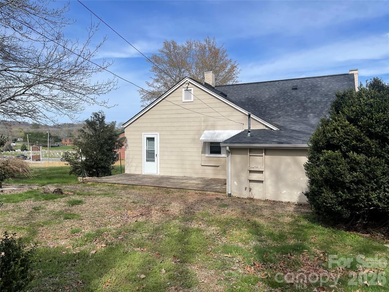 2490 Connelly Springs Rd, Granite Falls, NC 28630