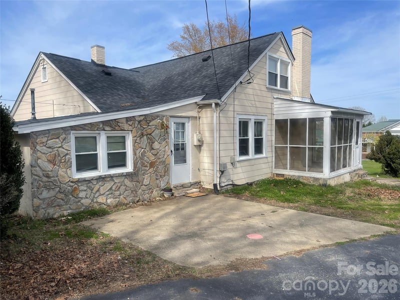2490 Connelly Springs Rd, Granite Falls, NC 28630