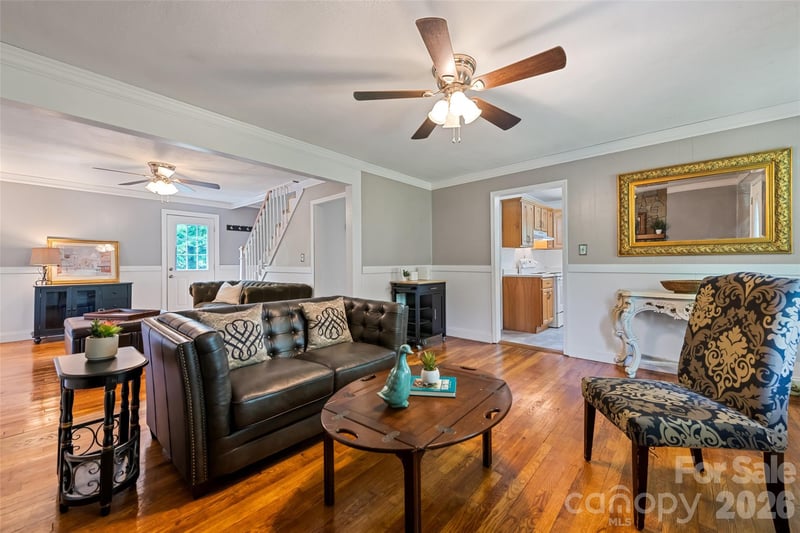 48 Medford Ave, Waynesville, NC 28786