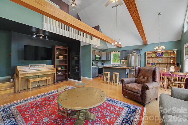 110 Wyoming Dr, Sylva, NC 28779