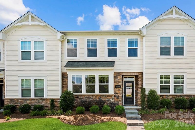 11010 Chalkbark Ln, Charlotte, NC 28262