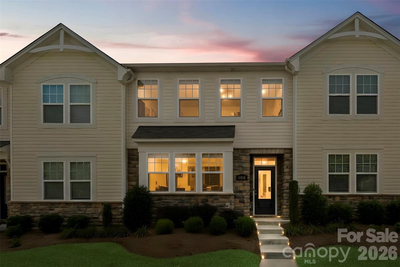 11010 Chalkbark Ln, Charlotte, NC 28262