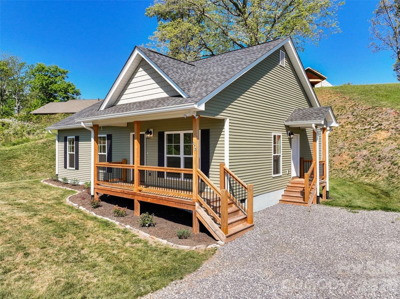 373 Barefoot Rg, Clyde, NC 28721
