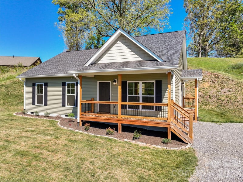 373 Barefoot Rg, Clyde, NC 28721