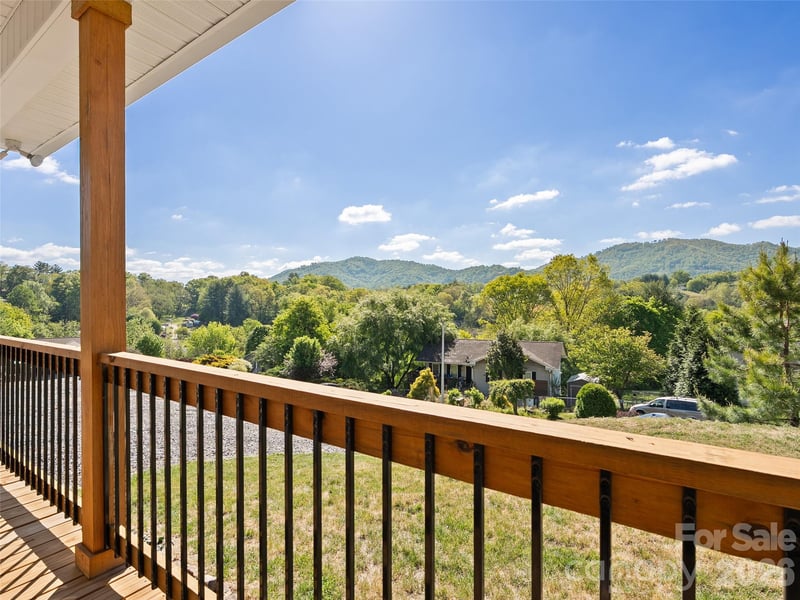 373 Barefoot Rg, Clyde, NC 28721
