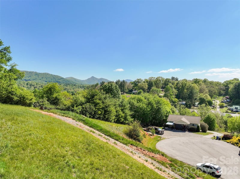 373 Barefoot Rg, Clyde, NC 28721