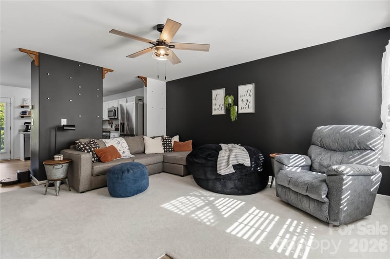 2220 Pinnacle View Dr, Kings Mountain, NC 28086
