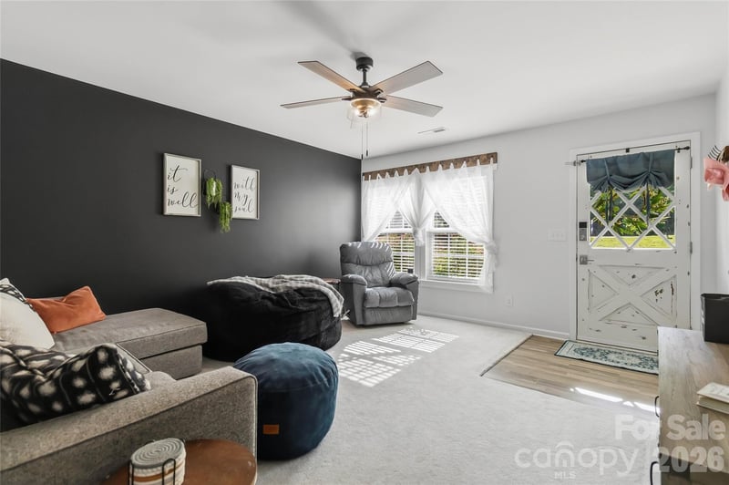 2220 Pinnacle View Dr, Kings Mountain, NC 28086