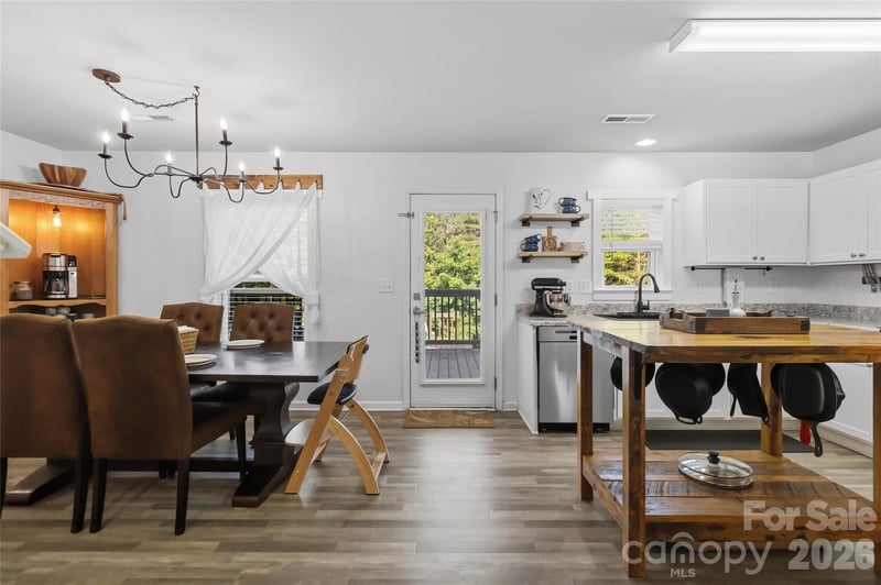 2220 Pinnacle View Dr, Kings Mountain, NC 28086
