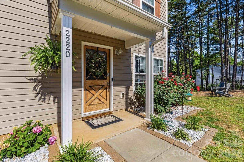 2220 Pinnacle View Dr, Kings Mountain, NC 28086