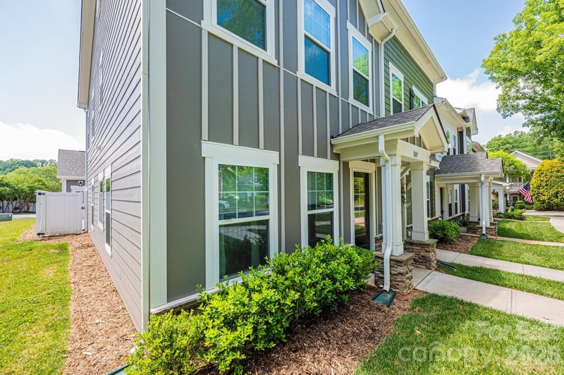 1809 Edgewater Dr, Conover, NC 28613