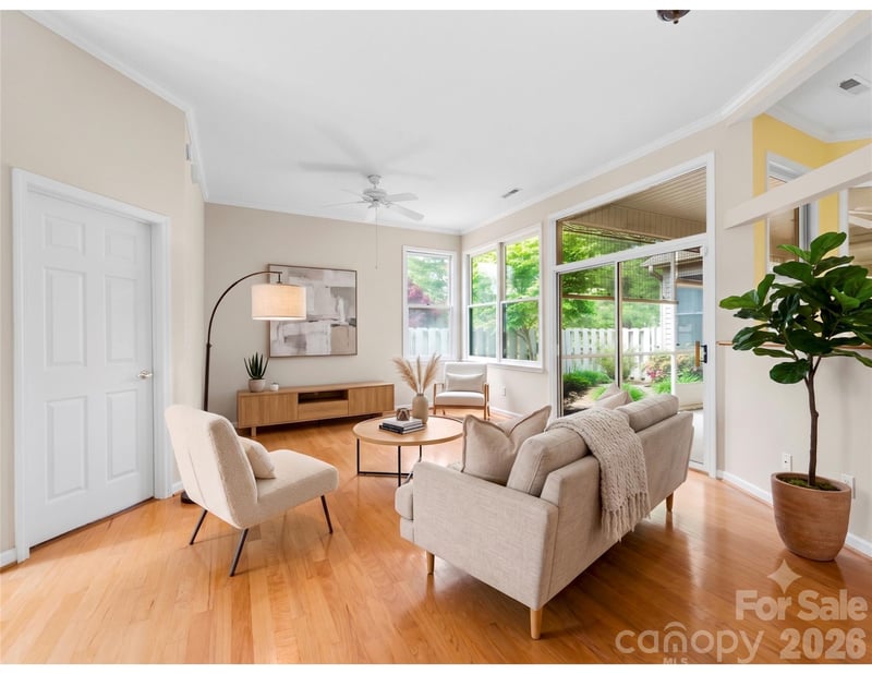 29 Tisha Ln, Hendersonville, NC 28739