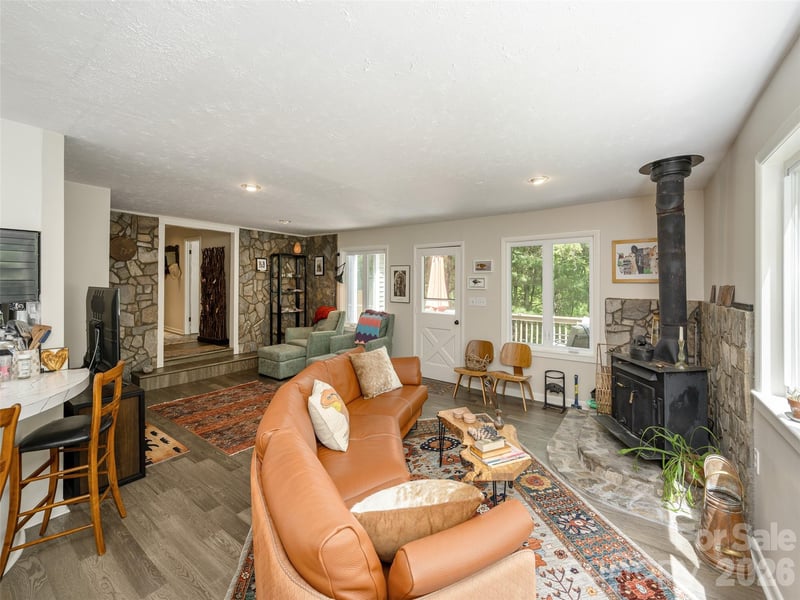 411 Patton Mountain Rd, Asheville, NC 28804