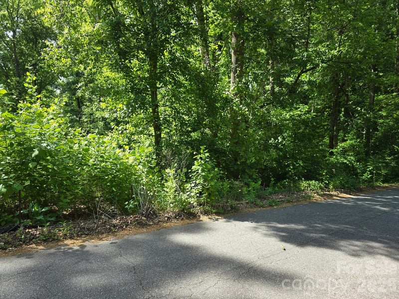 212 Montgomery Dr, Statesville, NC 28625