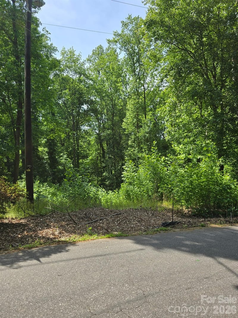 212 Montgomery Dr, Statesville, NC 28625