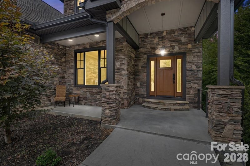 109 Wood Owl Ct, Hendersonville, NC 28791